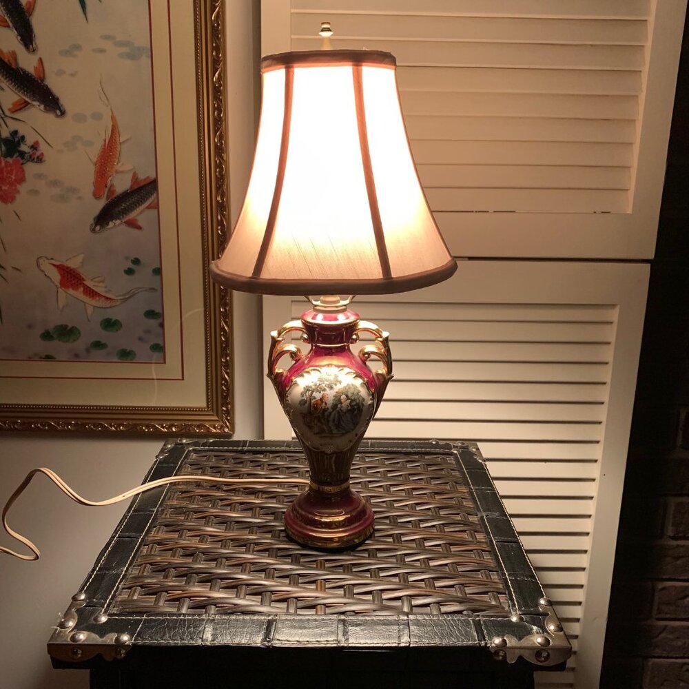 Vintage Hand Painted Martha and George Washington Gilt Porcelain Table Lamp